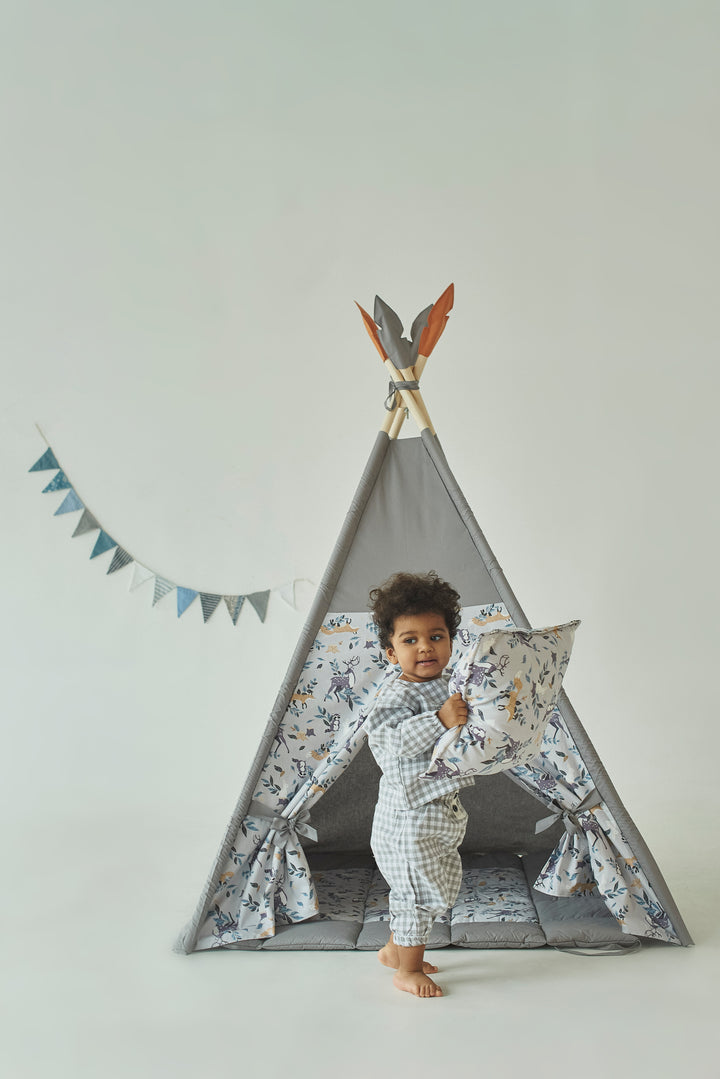 Kids playhouse with neutral print and window Woodland Animals & Gray Teepee Tent | Ideal 1st Birthday, Christmas, Girls and Boys’ Gift hellolittlefox kids-teepee-tent-perfect-1st-birthday-gift-christmas-gift-boys-birthday-present hellolittlefox.myshopify.com
