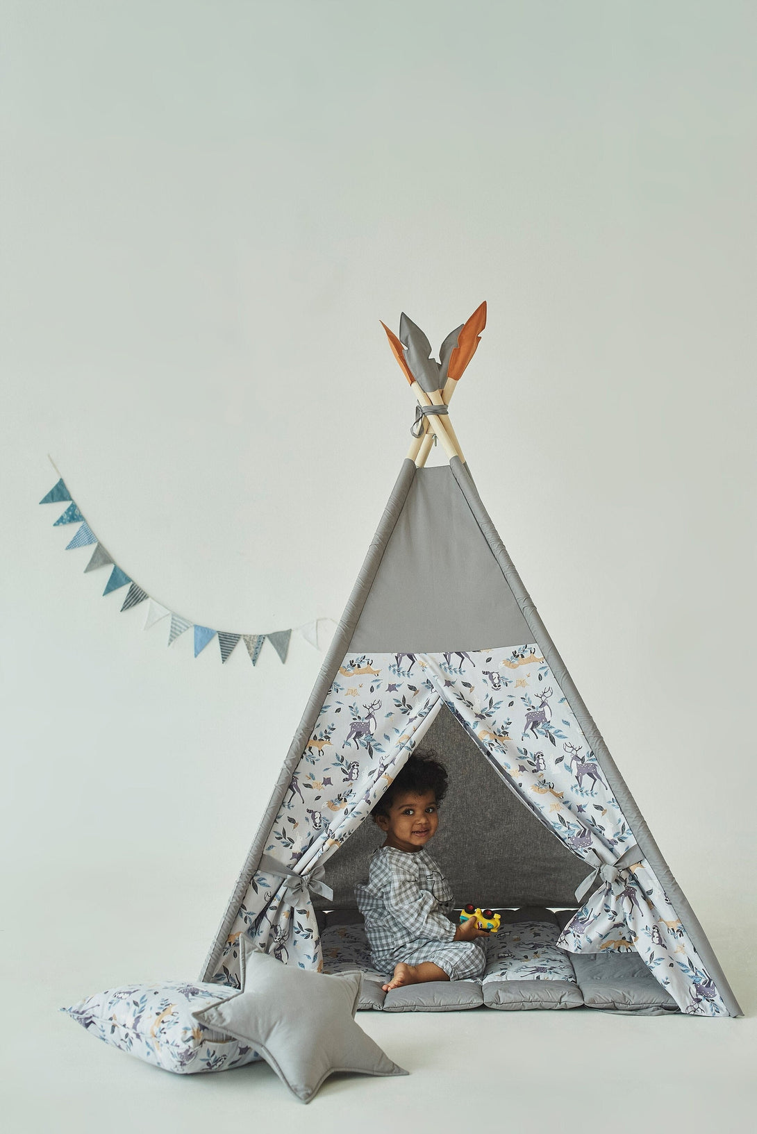 Gift for kids - boys’ teepee tent, cozy play space for birthdays