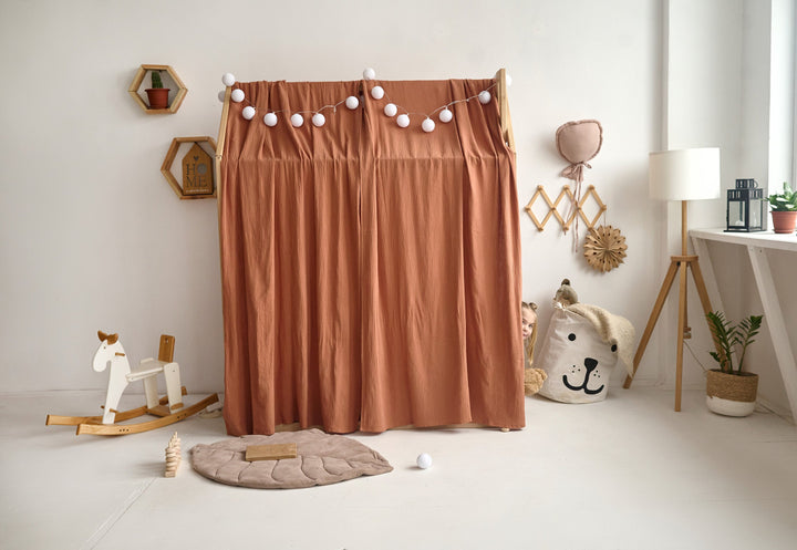 Optional wall hanging balloons to complement your canopy – Bed curtain set