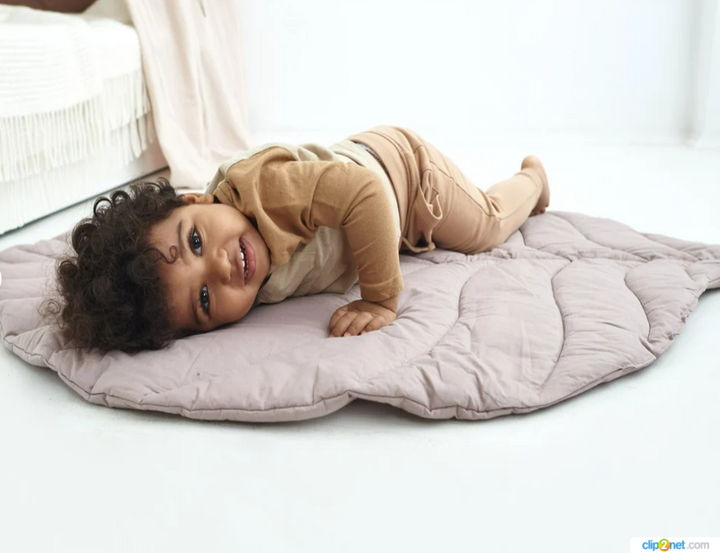 Product image from hellolittlefox - handmade item Dusty brown Leaf mat, unique nursery detail for kids hellolittlefox leaf-mat-unique-nursery-detail-for-kids hellolittlefox.myshopify.com Dusty brown Leaf mat, unique nursery detail for kids hellolittlefox leaf-mat-unique-nursery-detail-for-kids hellolittlefox.myshopify.com
