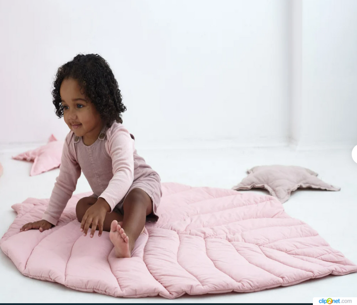 Product image from hellolittlefox - handmade item Pale pink Leaf mat, unique nursery detail for kids hellolittlefox pale-pink-leaf-mat-unique-nursery-detail-for-kids hellolittlefox.myshopify.com